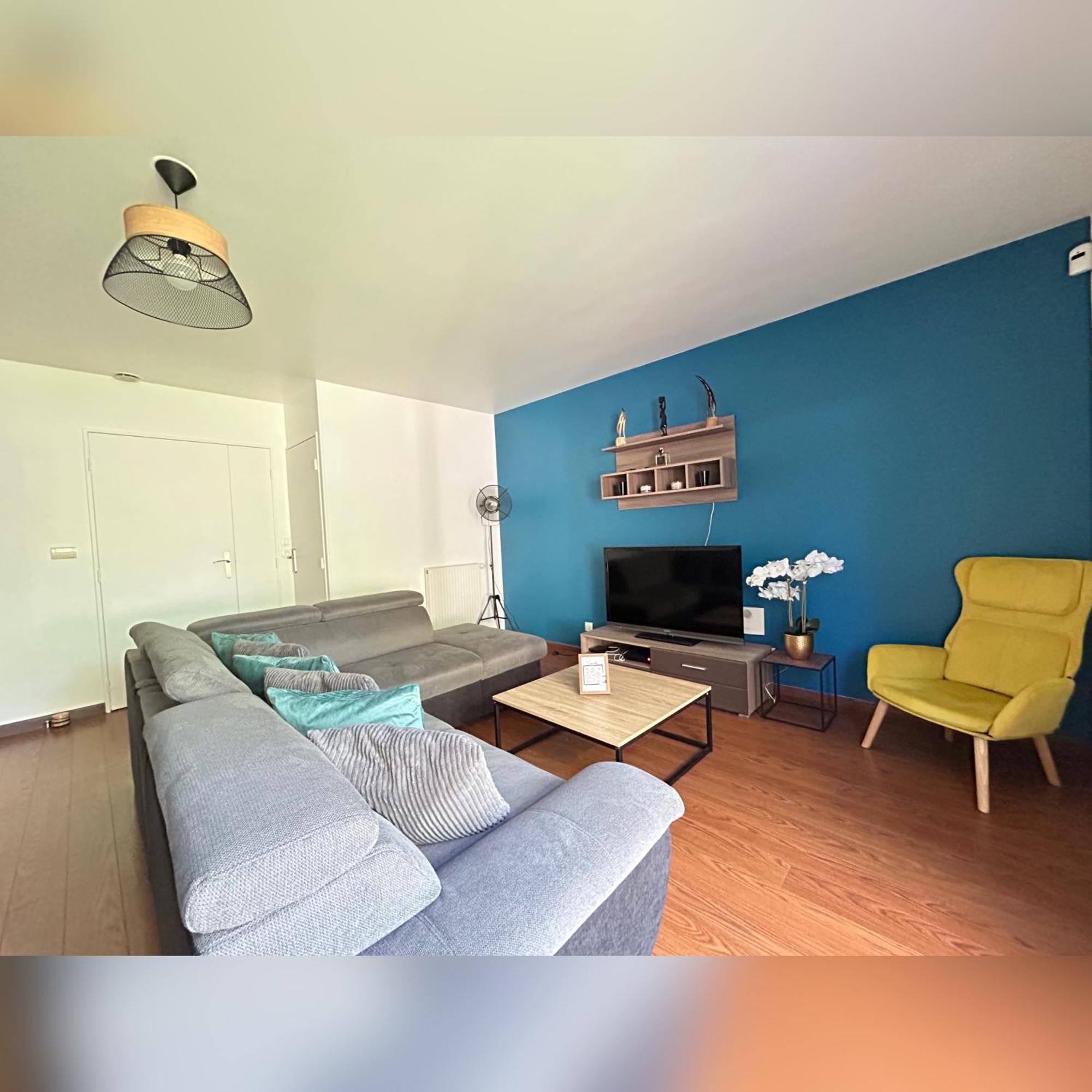 Le Duplex Chessy - 15Min From Disneyland - 2 Private Parkings - Garden - Kingsize & Queensize Bed - Supermarket Behind The House Exterior photo
